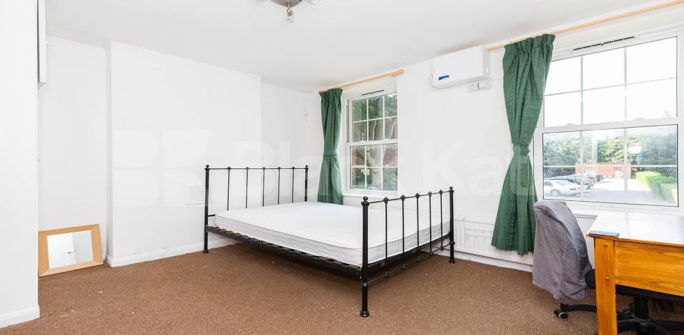 Spacious three double bedroom property in an amazing location Torriano Avenue, Kentish Town